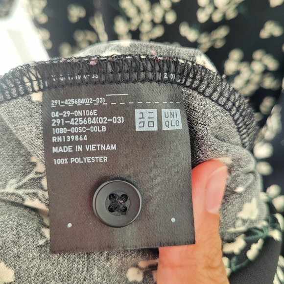 Uniqlo Long Black Floral Dress / Duster Size Small - Picture 3 of 6